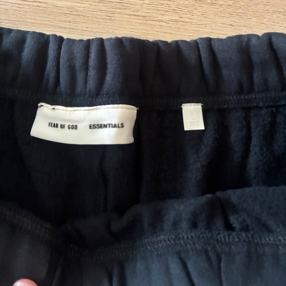 Essentials Fear of God Soccer Fleece Shorts Jet Black Size L NWT - Picture 5 of 8